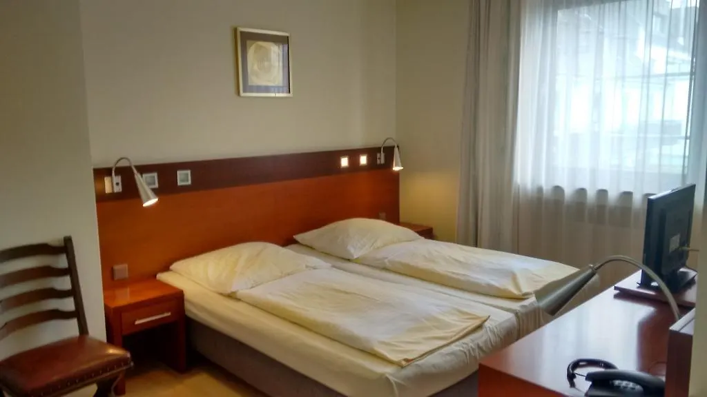 City Hotel Koln Am Neumarkt 2*, Köln
